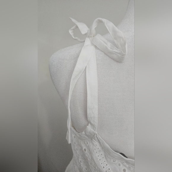 ADELYN RAE Janella Eyelet Lace Maxi Dress In White. Size Small - Picture 10 of 16